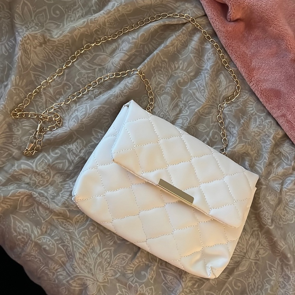 WHITE & GOLD SHEIN PURSE